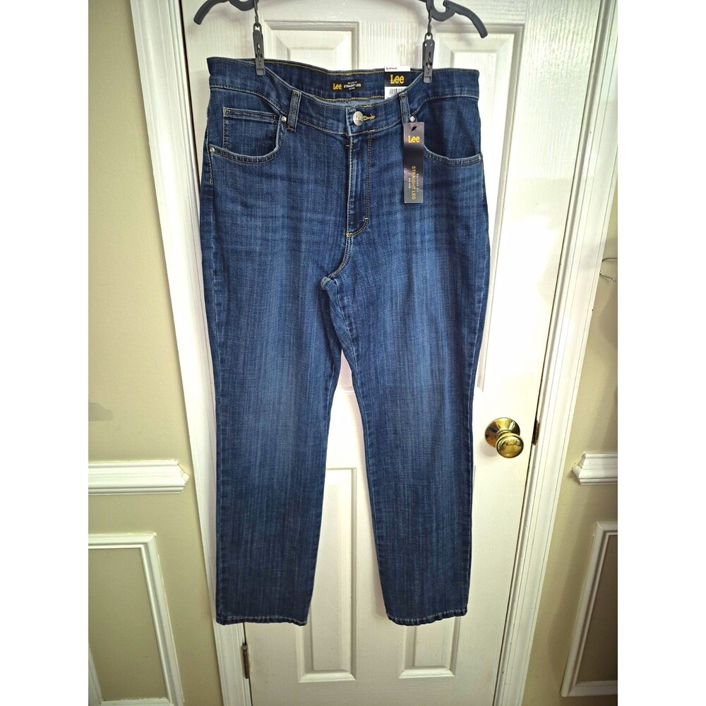 Lee Women's Relaxed Fit Straight Leg Mid Rise Jeans Blue Medium Wash Size 14